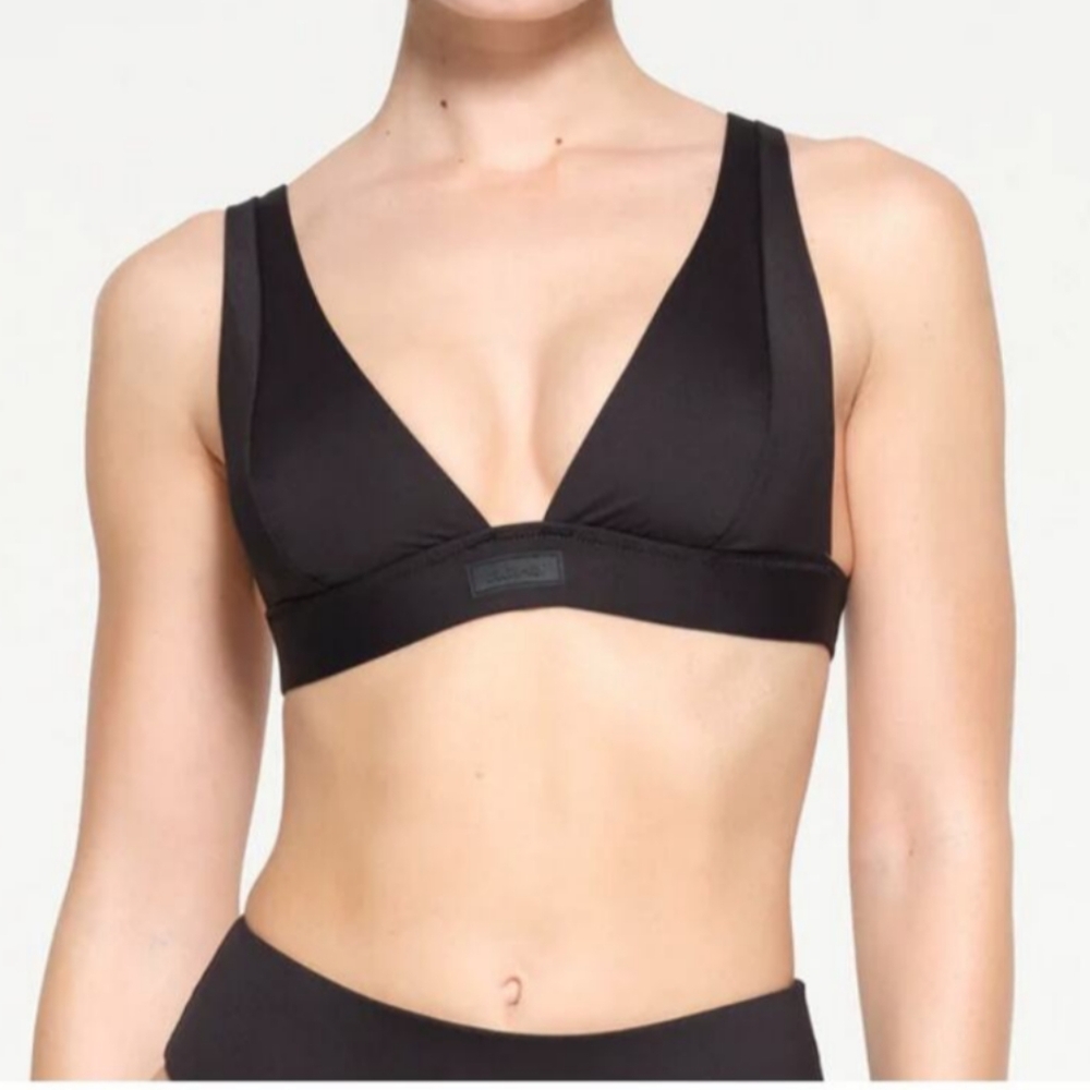SKIMS Swim Plunge Bikini Top Onyx Size 2x  Style SW-PLG-0742 NWOT